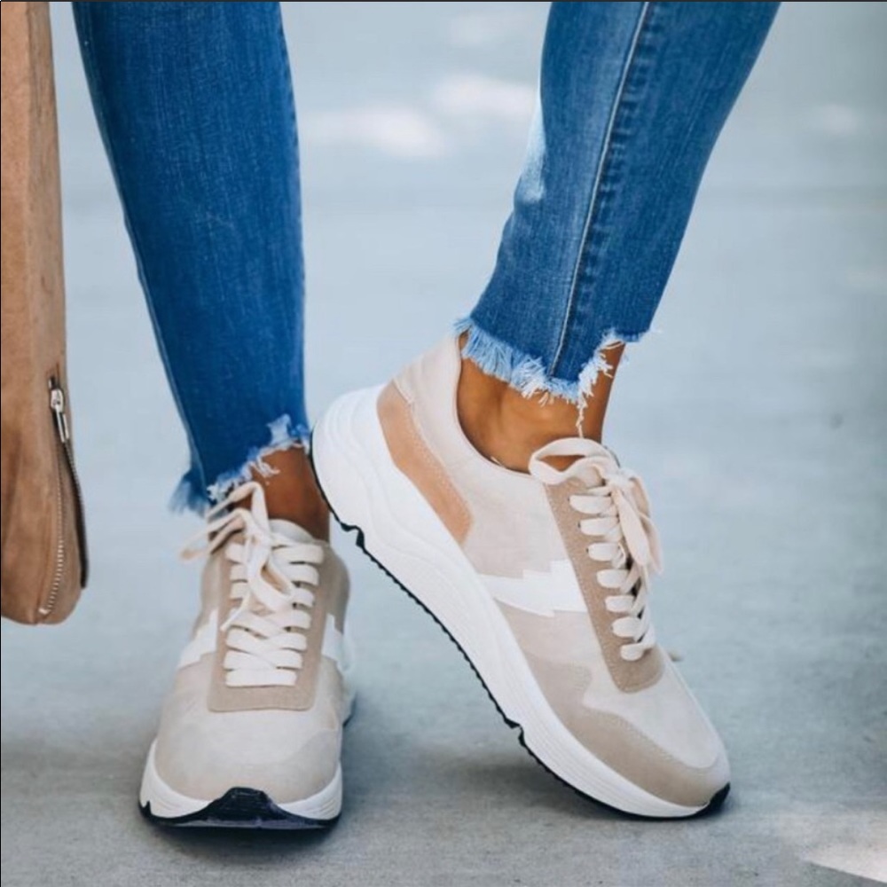 Vici White Raven Bolt Running Sole Sneaker